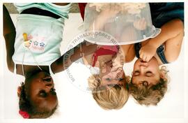 Semana Nacional de Cultura Brasileira e Reforma Agrária (Rio de Janeiro-RJ, 18 mar. 2002) [fotografia] / Fotógrafo(a) : João Laet. -- Ref.: BR-SPMST_MST-SN-CIN_AMP_001817-013426-NDT.