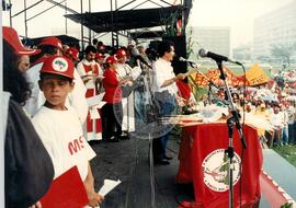 Chegada da Marcha Naciona à Brasília (Brasília-DF, 17 abr. 1997) [fotografia] / Fotógrafo(a) : Douglas Mansur. -- Ref.: BR-SPMST_MST-SN-CIN_AMP_001398-011112-MAC.