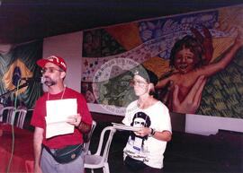Chegada da Marcha Popular à Brasília (Brasília-DF, 07 out. 1999) [fotografia] / Fotógrafo(a) : Douglas Mansur. -- Ref.: BR-SPMST_MST-SN-CIN_AMP_001396-011004-MAC.