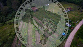 [Título n/d] : lote nº 002, pasta nº 001317, doc. nº 000065 [imagem] / Fotógrafo(a) : [autoria n/d].