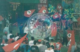 Encontro Estadual do MST, 10o (Belo Horizonte-MG, jan. 2002) [fotografia] / Fotógrafo(a) : Gildo Alves ; Pascoal August. -- Ref.: BR-SPMST_MST-SN-CIN_AMP_000932-007229-ENC.