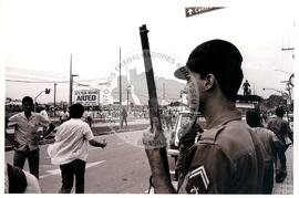 Batalha de Piraporinha (Piraporinha-SP, mai. 1989) [fotografia] / Fotógrafo(a) : Roberto Parizotti. -- Ref.: BR-SPMST_MST-SN-CIN_AMP_001770-012908-VPP.