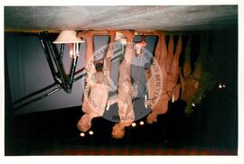 Mística de Abertura do Tribunal (Curitiba-PR, 02 mai. 2001) [fotografia] / Fotógrafo(a) : Douglas Mansur. -- Ref.: BR-SPMST_MST-SN-CIN_AMP_001917-014316-SJM.