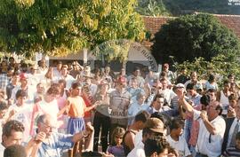 Ato público em frente ao Palácio das Esmeraldas (Goiânia-GO, 10 abr.) [fotografia] / Fotógrafo(a) : Christiane Campos. -- Ref.: BR-SPMST_MST-SN-CIN_AMP_000597-003429-AMT.