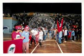 Encontro de Jovens do MST, na Ucicamp, 1o (Campinas-SP, 02 jul. 1999) [fotografia] / Fotógrafo(a) : Douglas Mansur. -- Ref.: BR-SPMST_MST-SN-CIN_AMP_000898-006410-ENJ.