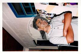 Leilão das peças da COOPEMARE (São Paulo (Estado), 24 nov. 1999) [fotografia] / Fotógrafo(a) : Fernando Braga. -- Ref.: BR-SPMST_MST-SN-CIN_AMP_000756-005002-CSS.