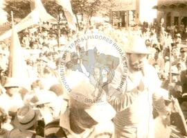 Passeata/Manifestação (Mundo Livre-MS, [sem data]) [fotografia] / Fotógrafo(a) : Dorcelina Folador. -- Ref.: BR-SPMST_MST-SN-CIN_AMP_000617-003487-AMT.