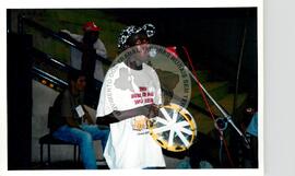 Encontro de Jovens do MST, na Ucicamp, 3o (Campinas-SP, 14 fev. 2001) [fotografia] / Fotógrafo(a) : Douglas Mansur. -- Ref.: BR-SPMST_MST-SN-CIN_AMP_000906-006887-ENJ.