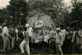 Ocupação Fazenda Palmeiras (Goiás, 28 out. 1984) [fotografia] / Fotógrafo(a) : Reginaldo Pacheco. -- Ref.: BR-SPMST_MST-SN-CIN_AMP_001912-014249-OCU.