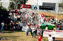 Entrega do resultado do plesbicito da ALCA atividades nacionais conjuntas (Distrito Federal (Brasil), 16 set. 2001) [fotografia] / Fotógrafo(a) : Gildo Aguiar. -- Ref.: BR-SPMST_MST-SN-CIN_AMP_000586-003305-AMT.