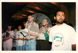 Consulta Popular (Itaci-SP, 08 dez. 1997) [fotografia] / Fotógrafo(a) : Douglas Mansur. -- Ref.: BR-SPMST_MST-SN-CIN_AMP_001955-014927-SPR.