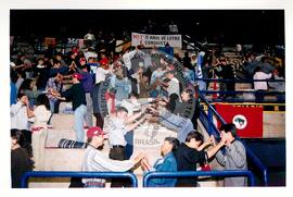 Encontro de Jovens do MST, na Ucicamp, 1o (Campinas-SP, 02 jul. 1999) [fotografia] / Fotógrafo(a) : Douglas Mansur. -- Ref.: BR-SPMST_MST-SN-CIN_AMP_000898-006401-ENJ.