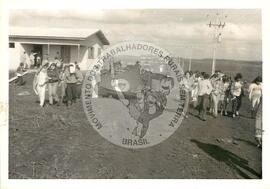 Assentamento "Fazenda Novo Holandês" do MST (Rio Grande do Sul, [sem data]) [fotografia] / Fotógrafo(a) : Bernado ; Nelsinho ; Volnei. -- Ref.: BR-SPMST_MST-SN-CIN_AMP_000182-001292-ASS.