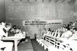 Entrevista coletiva do MST no auditório "Instituto Sedes Sapientiae" (São Paulo (Estado), 14 out. 1985) [fotografia] / Fotógrafo(a) : Regina Vilela. -- Ref.: BR-SPMST_MST-SN-CIN_AMP_000700-004168-ARV.