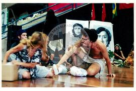 Encontro de Jovens do MST, na Ucicamp, 3o (Campinas-SP, 14 fev. 2001) [fotografia] / Fotógrafo(a) : Douglas Mansur. -- Ref.: BR-SPMST_MST-SN-CIN_AMP_000907-006990-ENJ.