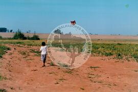 Acampamento "Dandara" do MST (Nova Olímpia-SP, [sem data]) [fotografia] / Fotógrafo(a) : Douglas Mansur. -- Ref.: BR-SPMST_MST-SN-CIN_AMP_000050-000483-ACP.