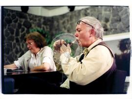 Grupo do Krisis na Secretaria Nacional (São Paulo (Estado), [sem data]) [fotografia] / Fotógrafo(a) : Leonardo Duarte. -- Ref.: BR-SPMST_MST-SN-CIN_AMP_000677-003841-ARV.
