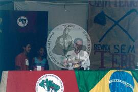 Encontro de Jovens do MST, na Ucicamp, 3o (Campinas-SP, 14 fev. 2001) [fotografia] / Fotógrafo(a) : Michelle Cafaldo. -- Ref.: BR-SPMST_MST-SN-CIN_AMP_000905-006856-ENJ.