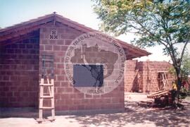 Assentamento "Justino" do MST - construção civil (Santa Catarina, [sem data]) [fotografia] / Fotógrafo(a) : Arquivo MST. -- Ref.: BR-SPMST_MST-SN-CIN_AMP_000203-001513-ASS.