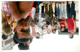 Semana Nacional de Cultura Brasileira e Reforma Agrária (Rio de Janeiro-RJ, 18 mar. 2002) [fotografia] / Fotógrafo(a) : João Laet. -- Ref.: BR-SPMST_MST-SN-CIN_AMP_001817-013413-NDT.