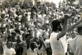 Congresso Nacional do MST, 1o (Paraná, 1984) [fotografia] / Fotógrafo(a) : Itamar Garcez. -- Ref.: BR-SPMST_MST-SN-CIN_AMP_000719-004689-CGR.