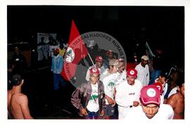 Encontro de Jovens do MST, na Ucicamp, 1o (Campinas-SP, 02 jul. 1999) [fotografia] / Fotógrafo(a) : Douglas Mansur. -- Ref.: BR-SPMST_MST-SN-CIN_AMP_000897-006319-ENJ.