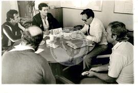 Entrevista coletiva do MST para o lançamento do dossiê "Violência no campo, crime e impunidade" ([sem local], 30 abr. 1986) [fotografia] / Fotógrafo(a) : Regina Vilela. -- Ref.: BR-SPMST_MST-SN-CIN_AMP_000698-004162-ARV.