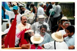 Mobilização para Marcha das Mulheres do acampamento "Terra sem males" do MST na Praça da Sé (São Paulo-SP, 08 mar. 2002) [fotografia] / Fotógrafo(a) : Arquivo MST. -- Ref.: BR-SPMST_MST-SN-CIN_AMP_000399-002240-AMT.