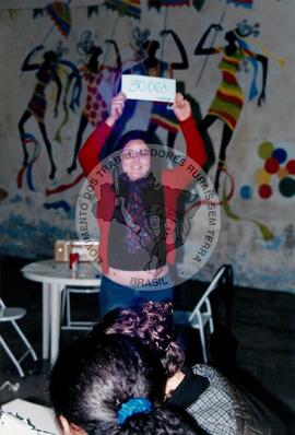 Apuração Plebiscito da ALCA na CMTC (São Paulo-SP, 08 set. 2002) [fotografia] / Fotógrafo(a) : Leticia Barqueta. -- Ref.: BR-SPMST_MST-SN-CIN_AMP_000401-002318-AMT.