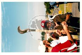 Inauguração do Monumento em homenagem a Antônio Tavares Pereira (Curitiba-PR, 01 mai. 2001) [fotografia] / Fotógrafo(a) : Douglas Mansur. -- Ref.: BR-SPMST_MST-SN-CIN_AMP_001025-007997-ELF.