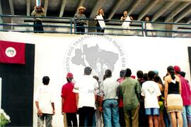 Encontro de Jovens do MST, na Ucicamp, 3o (Campinas-SP, 14 fev. 2001) [fotografia] / Fotógrafo(a) : Paulo Augusto. -- Ref.: BR-SPMST_MST-SN-CIN_AMP_000903-006741-ENJ.