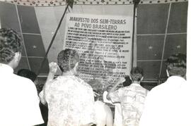 Acampamento Nacional (Brasília-DF, ago. 1996) [fotografia] / Fotógrafo(a) : Francisca P. Montejo. -- Ref.: BR-SPMST_MST-SN-CIN_AMP_001835-014004-OCU.