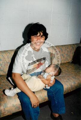 Lançamento da Exposição "Terra" (São Paulo (Estado), 10 abr. 1997) [fotografia] / Fotógrafo(a) : Douglas Mansur. -- Ref.: BR-SPMST_MST-SN-CIN_AMP_001030-008156-ELF.