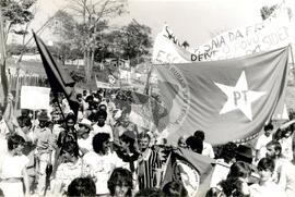 Manifestação Dia do Lavrador (Ouro Preto D'Oeste-RO, 25 jul. 1988) [fotografia] / Fotógrafo(a) : [sem autoria]. -- Ref.: BR-SPMST_MST-SN-CIN_AMP_000441-002570-AMT.