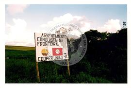 Assentamento "Conquista da Fronteira" do MST (Paraná, [sem data]) [fotografia] / Fotógrafo(a) : [sem autoria]. -- Ref.: BR-SPMST_MST-SN-CIN_AMP_000169-001179-ASS.