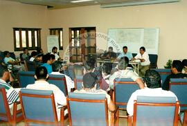 Márcia e Rosana em Encontro de Sistematização de Epxeriências (Nicarágua, 22 jun. 2002) [fotografia] / Fotógrafo(a) : Arquivo MST. -- Ref.: BR-SPMST_MST-SN-CIN_AMP_001053-008500-RIT.