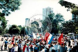 Dia do Trabalhador com o MST, CPT e CTC (Campo Grande-MS, 01 mai. 1999) [fotografia] / Fotógrafo(a) : Marcial G. Congo. -- Ref.: BR-SPMST_MST-SN-CIN_AMP_000608-003458-AMT.