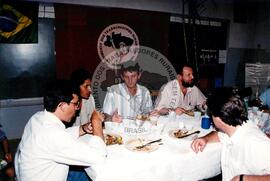 Visita do presidente do INCRA no assentamento "Sumaré" do MST (São Paulo (Estado), 23 out. 1995) [fotografia] / Fotógrafo(a) : Douglas Mansur. -- Ref.: BR-SPMST_MST-SN-CIN_AMP_000669-003772-ARV.