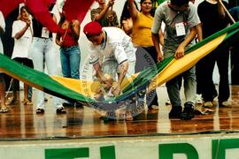 Encontro de Jovens do MST, na Ucicamp, 3o (Campinas-SP, 14 fev. 2001) [fotografia] / Fotógrafo(a) : Paulo Augusto. -- Ref.: BR-SPMST_MST-SN-CIN_AMP_000903-006748-ENJ.