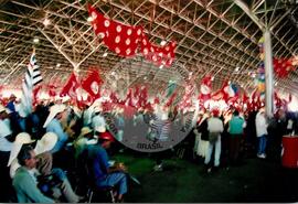 Congresso Nacional do MST, 3o (Distrito Federal (Brasil), 25 jul. 1995) [fotografia] / Fotógrafo(a) : Douglas Mansur ; Débora Lerrer. -- Ref.: BR-SPMST_MST-SN-CIN_AMP_000708-004387-CGR.