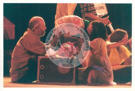 Semana Nacional de Cultura Brasileira e Reforma Agrária (Rio de Janeiro-RJ, 18 mar. 2002) [fotografia] / Fotógrafo(a) : Luciney Martins. -- Ref.: BR-SPMST_MST-SN-CIN_AMP_001813-013237-NDT.