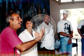 Delegação do MST em Cuba – 40º Aniversário da ANAP (Cuba, 15 mai. 1999) [fotografia] / Fotógrafo(a) : Nilton Viana. -- Ref.: BR-SPMST_MST-SN-CIN_AMP_001043-008390-RIT.