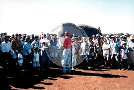 Visita a acampamento do MST [sem identificação] (Espírito Santo, [sem data]) [fotografia] / Fotógrafo(a) : Arquivo MST. -- Ref.: BR-SPMST_MST-SN-CIN_AMP_000006-000053-ACP.