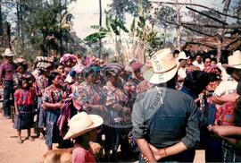 Ato público camponês (Guatemala, 1998) [fotografia] / Fotógrafo(a) : Mara. -- Ref.: BR-SPMST_MST-SN-CIN_AMP_001113-009191-RIT.