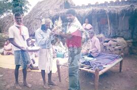 Viagem de José Campos (Índia, 2002) [fotografia] / Fotógrafo(a) : Arquivo MST. -- Ref.: BR-SPMST_MST-SN-CIN_AMP_001141-009575-RIT.