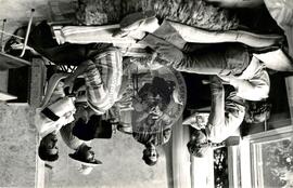 Acampados da Annoni ocupam o prédio da Assembléia Legislativa Gaúcha (Rio Grande do Sul, jun. 1986) [fotografia] / Fotógrafo(a) : Karine Emerich. -- Ref.: BR-SPMST_MST-SN-CIN_AMP_001857-014129-OCU.