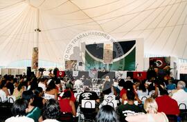 Seminário Nacional sobre Educação no Campo (Brasília-DF, 26 nov. 2002) [fotografia] / Fotógrafo(a) : Nivaldo Honório. -- Ref.: BR-SPMST_MST-SN-CIN_AMP_000113-000784-ACS.