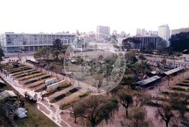 Acampamento Palácio do Governo (Curitiba-PR, 02 jun. 1999) [fotografia] / Fotógrafo(a) : Claudio Foschiera. -- Ref.: BR-SPMST_MST-SN-CIN_AMP_000434-002536-AMT.