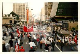 Ato público na Avenida Paulista (São Paulo-SP, 04 out. 1996) [fotografia] / Fotógrafo(a) : Douglas Mansur. -- Ref.: BR-SPMST_MST-SN-CIN_AMP_000390-002142-AMT.