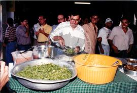 Visita do presidente do INCRA no assentamento "Sumaré" do MST (São Paulo (Estado), 23 out. 1995) [fotografia] / Fotógrafo(a) : Douglas Mansur. -- Ref.: BR-SPMST_MST-SN-CIN_AMP_000669-003780-ARV.